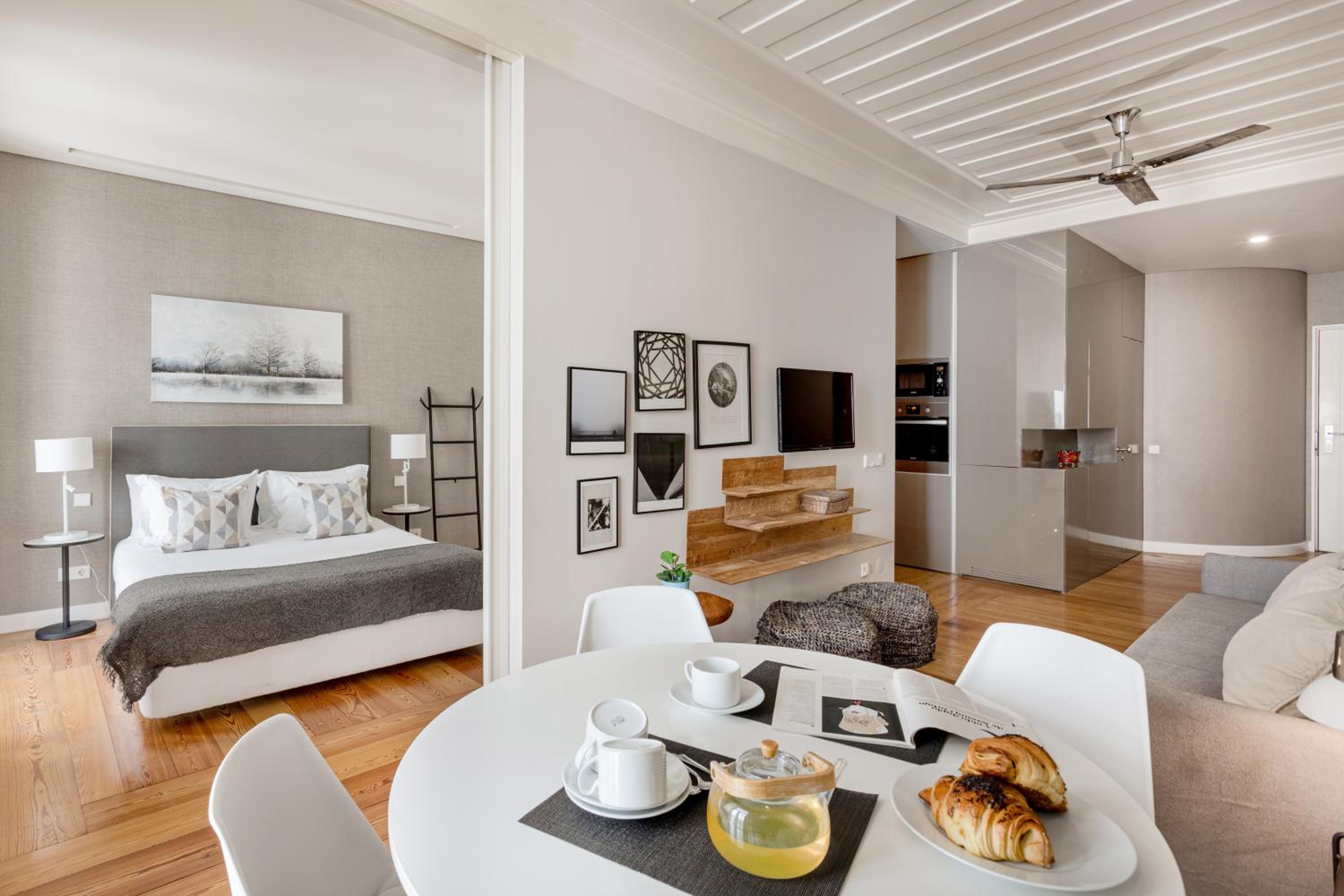 Trendy Flat in the iconic Chiado view 4
