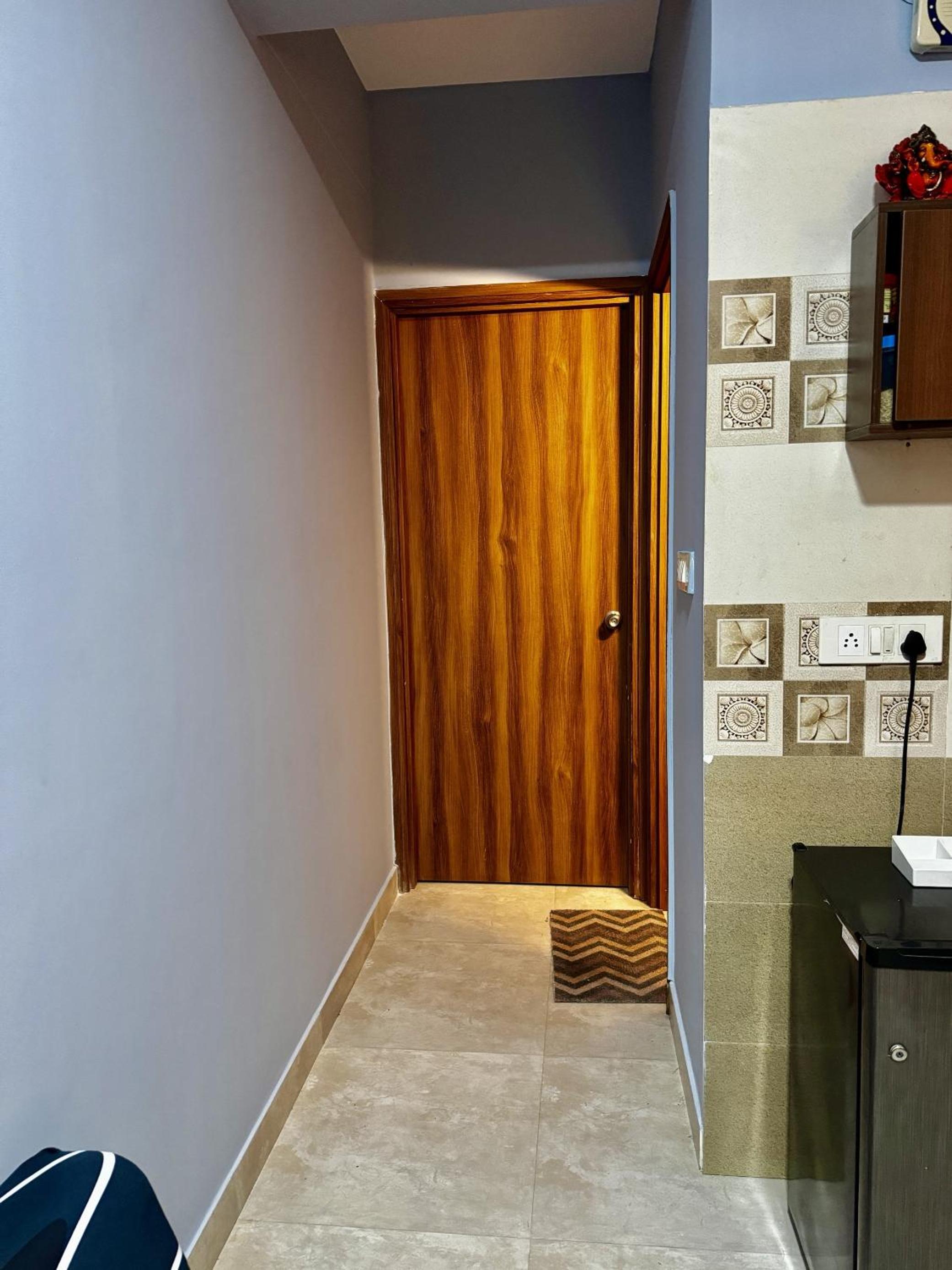 Sea breeze 1 bhk apartment A12 Calangute,North Goa view 4