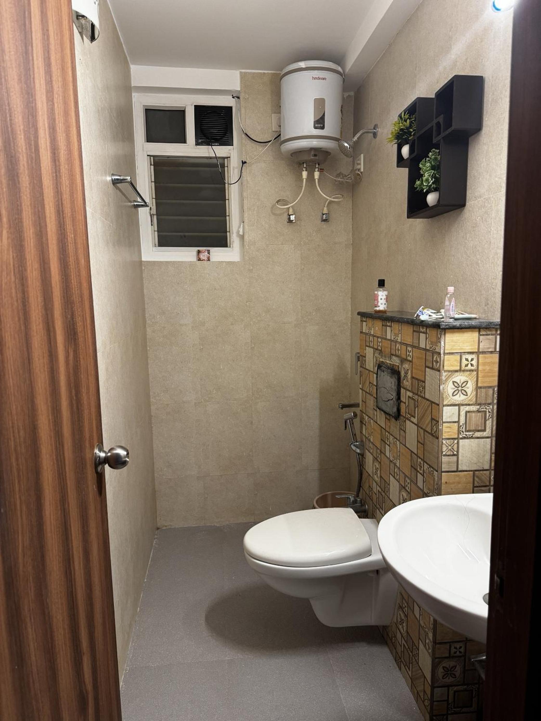 Sea breeze 1 bhk apartment A12 Calangute,North Goa view 5