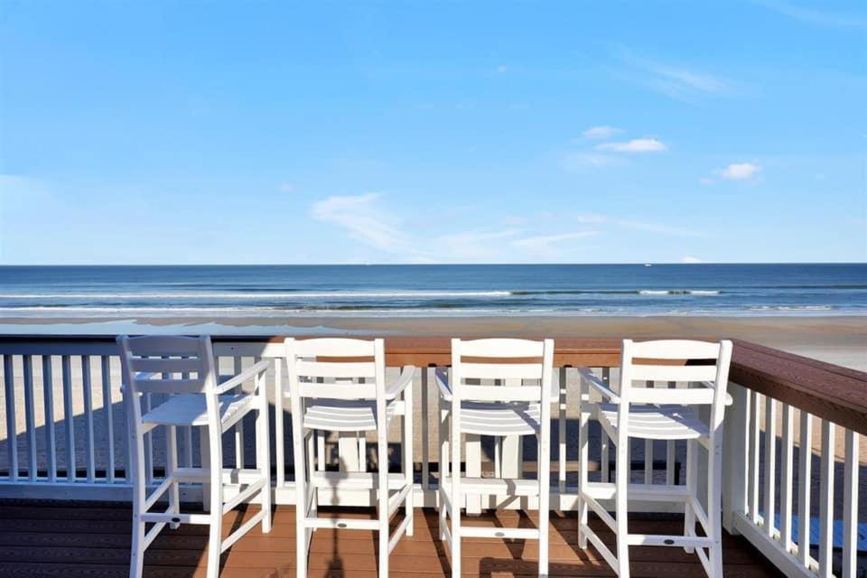 SA101 Beachfront directly on the sand! view 3