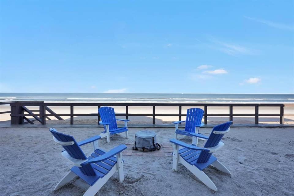 SA101 Beachfront directly on the sand! view 4
