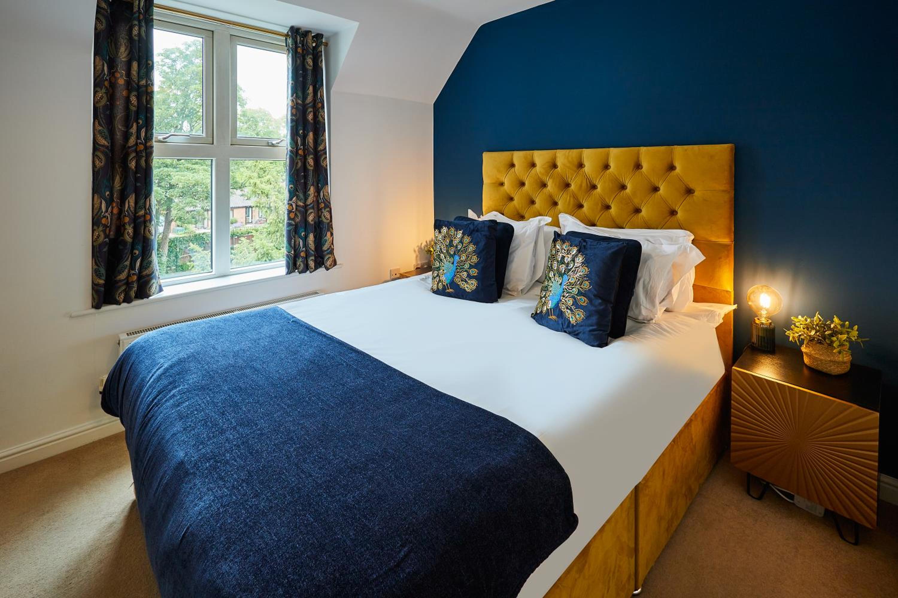 Modern Comfort 2BR Apartment - FREE Parking - FAST Internet view 2