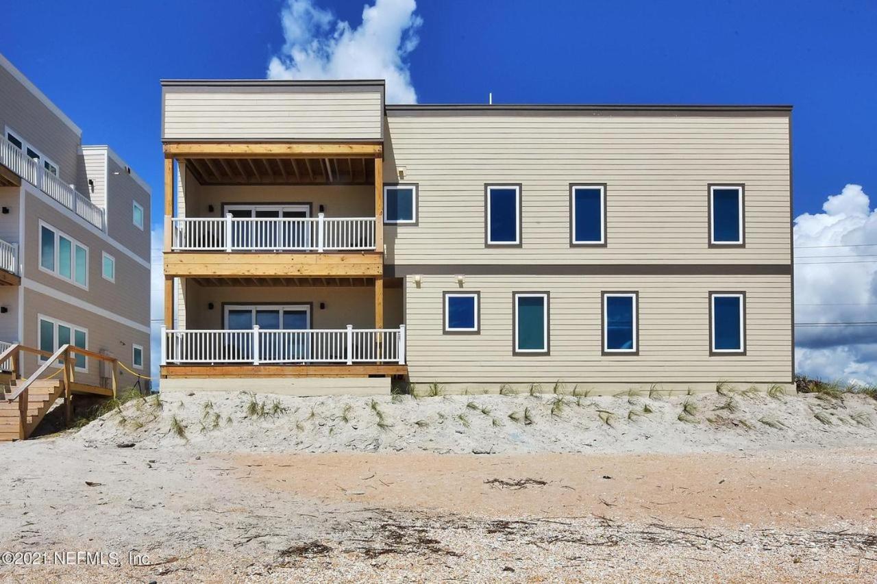 SA103 Beachfront 6 bedroom