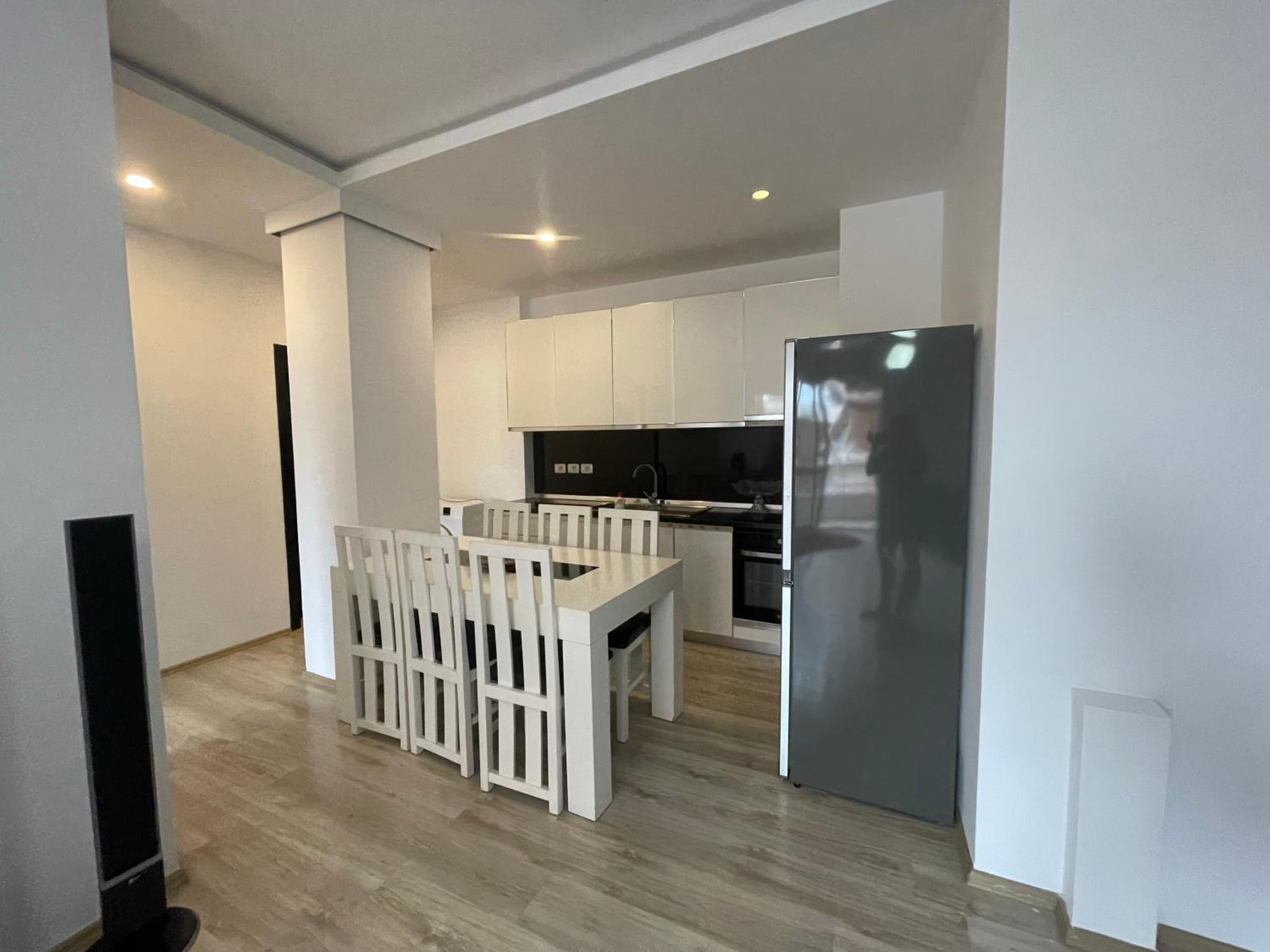 Roan Apartment