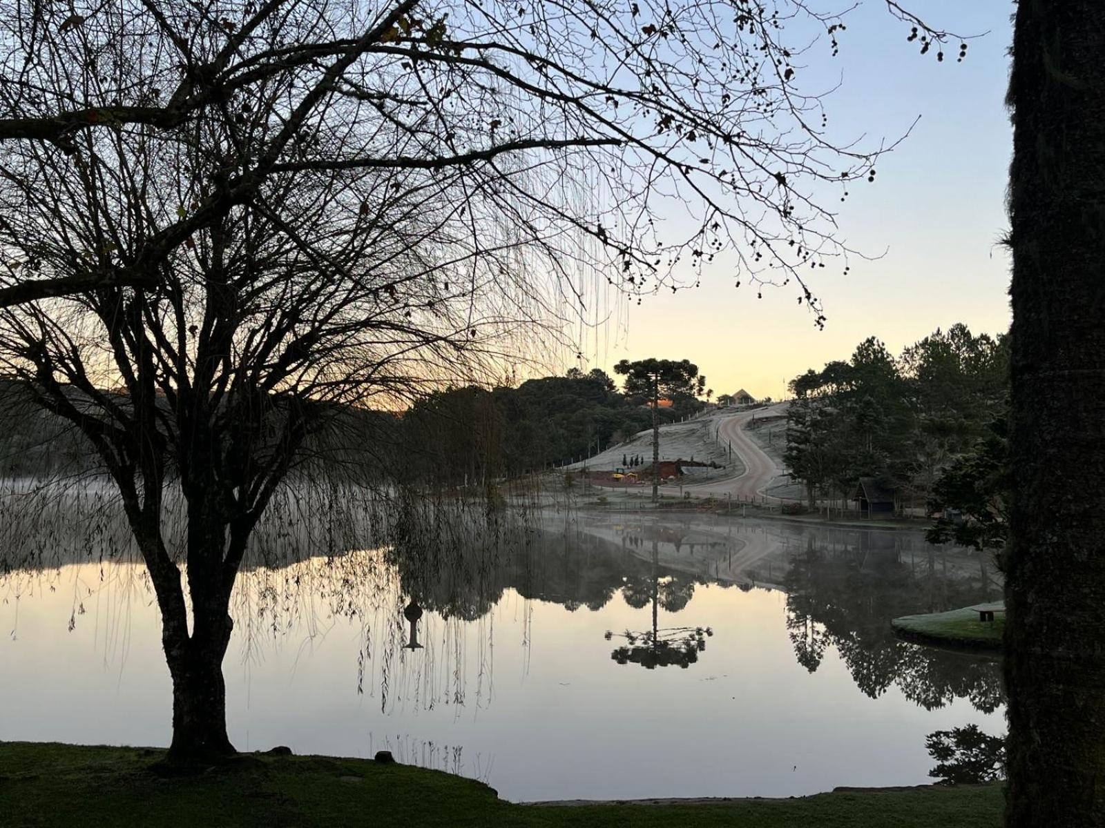 Celeiro Lake Village