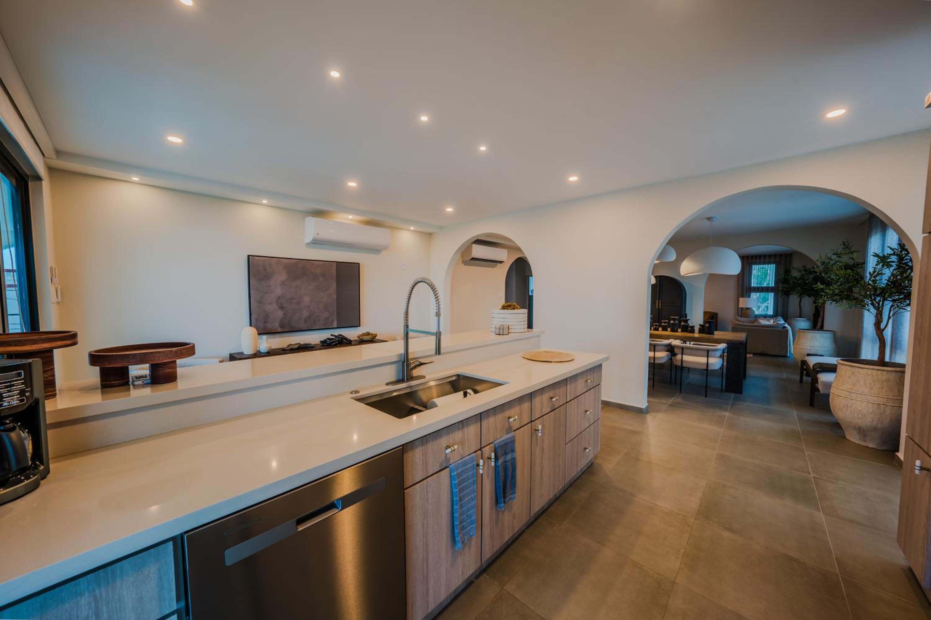 Casa Loba Luxe Apartment with pool and ocean views view 3