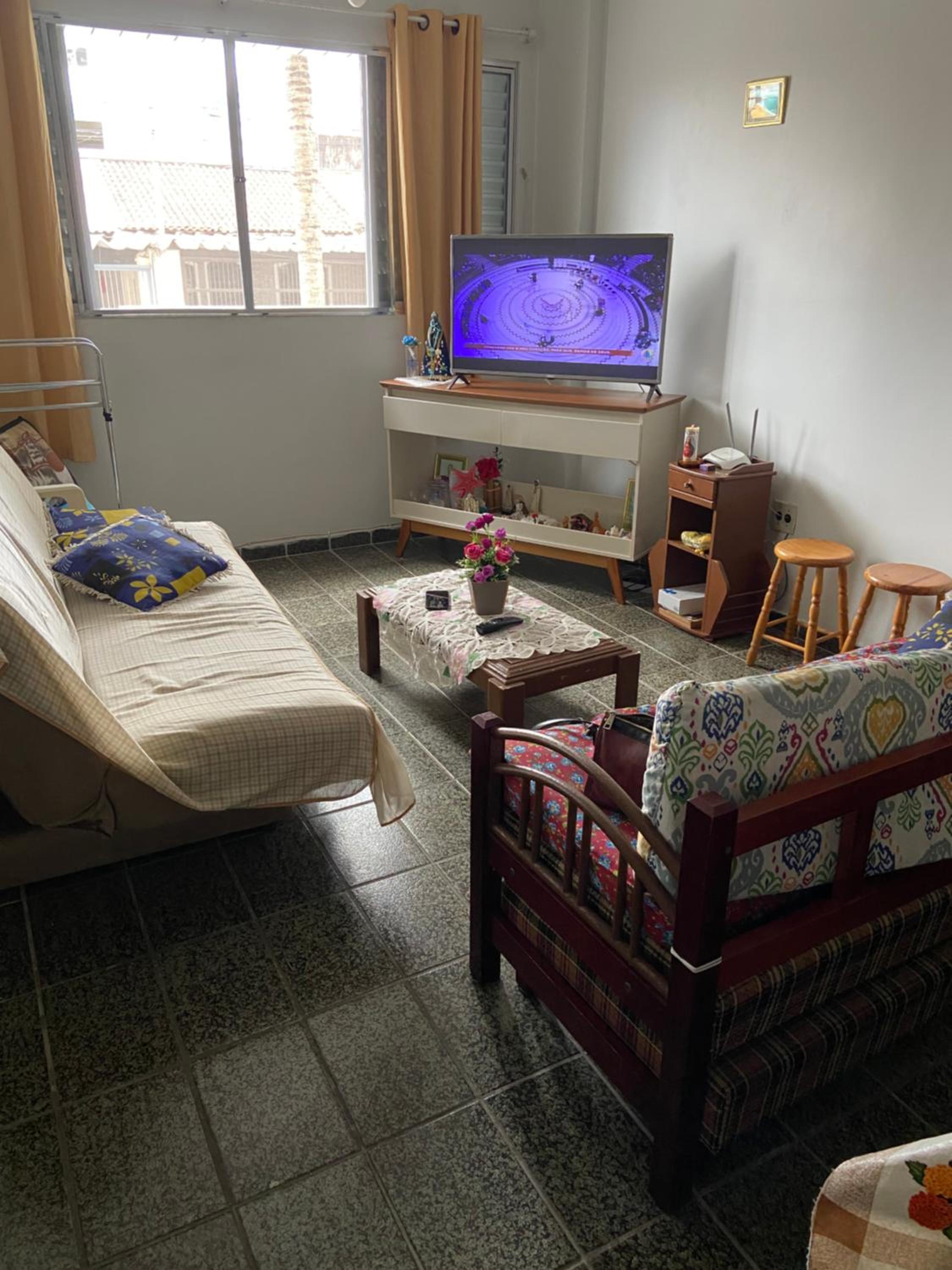Edifício Malibu- 100 metros da praia-Check-in às 9hs e Check-out às 18hs- Apto com Wi-Fi fibra 600 mega e TV por assinatura com 120 canais