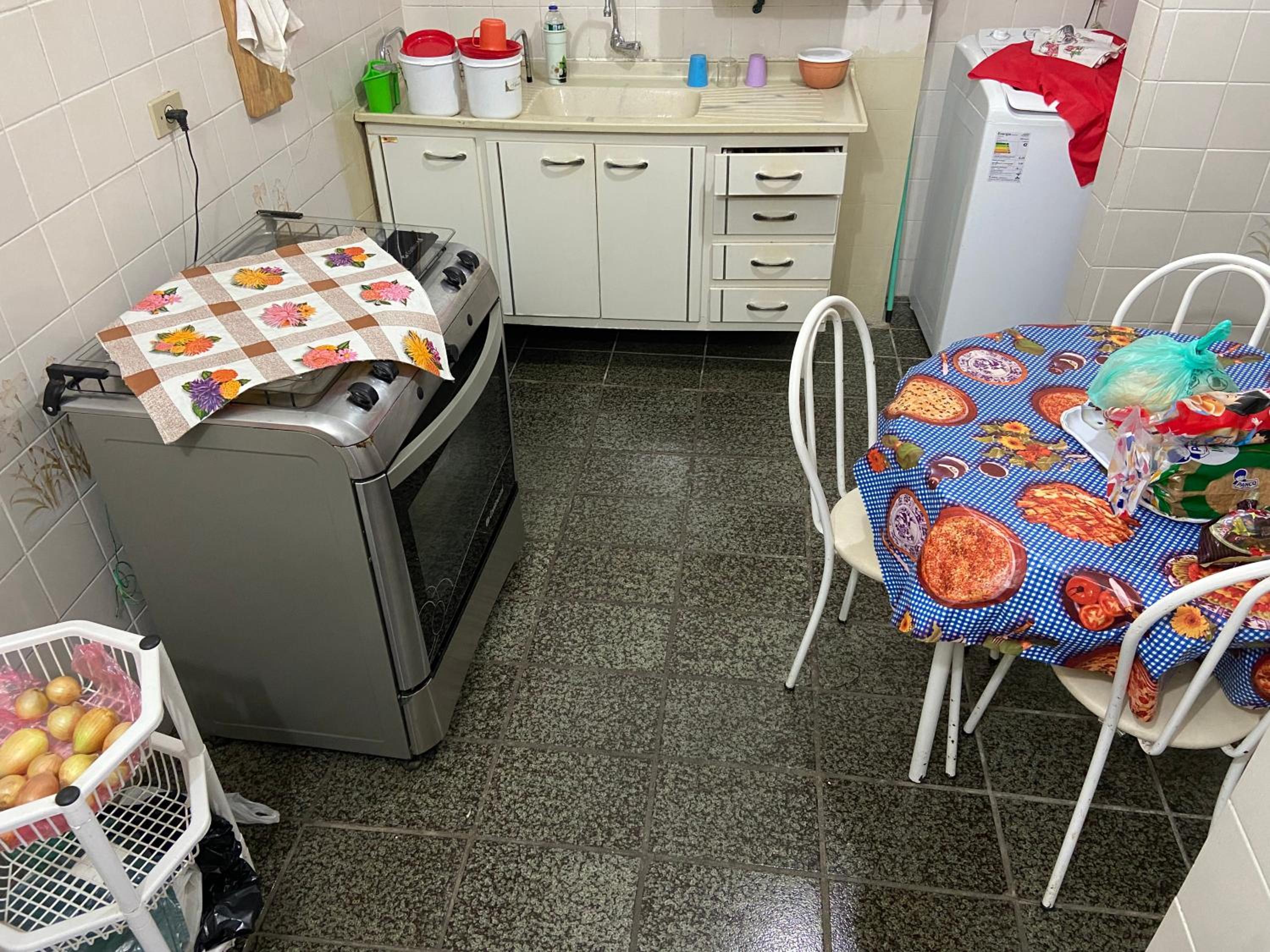Edifício Malibu- 100 metros da praia-Check-in às 9hs e Check-out às 18hs- Apto com Wi-Fi fibra 600 mega e TV por assinatura com 120 canais