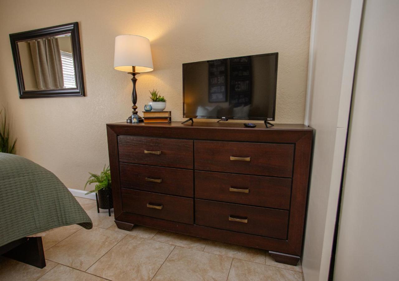 Cozy Condo 4 Miles to Park Entrance with BBQ and Steps to Dining view 2