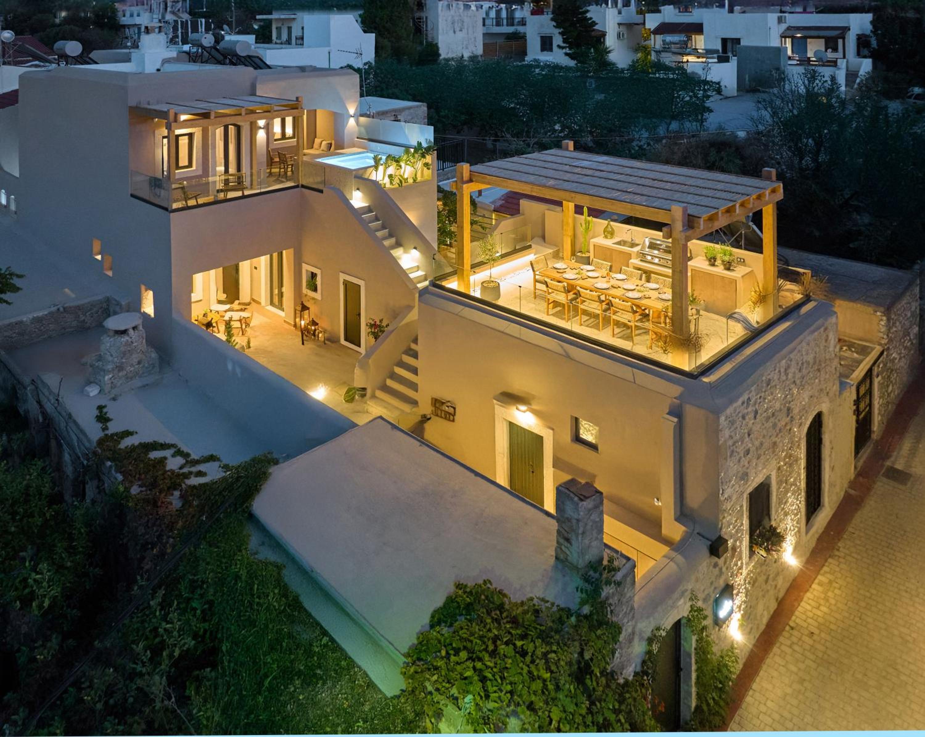 Hotel Kaptara Premium Villa, Plunge Pool & Jacuzzis - Image 1