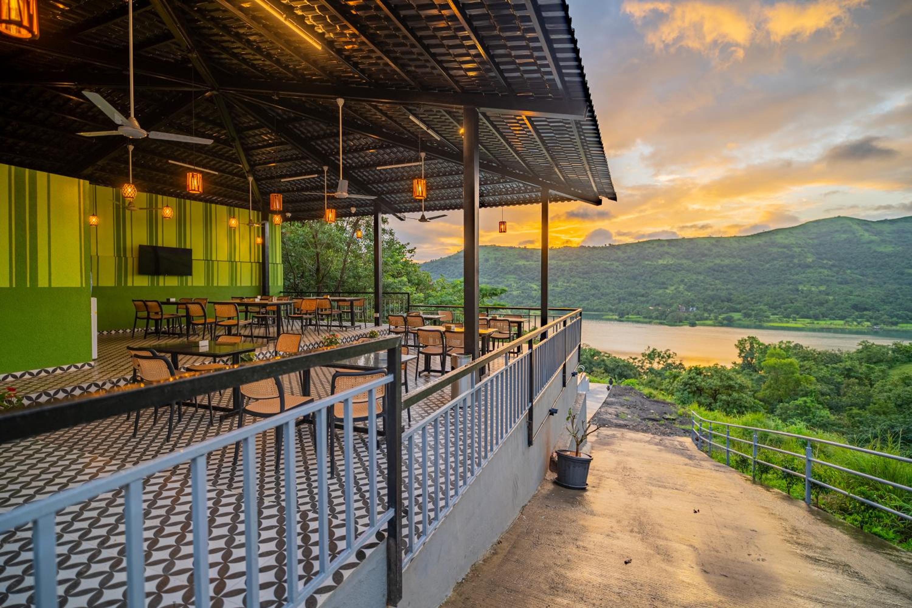 The Hosteller Panshet