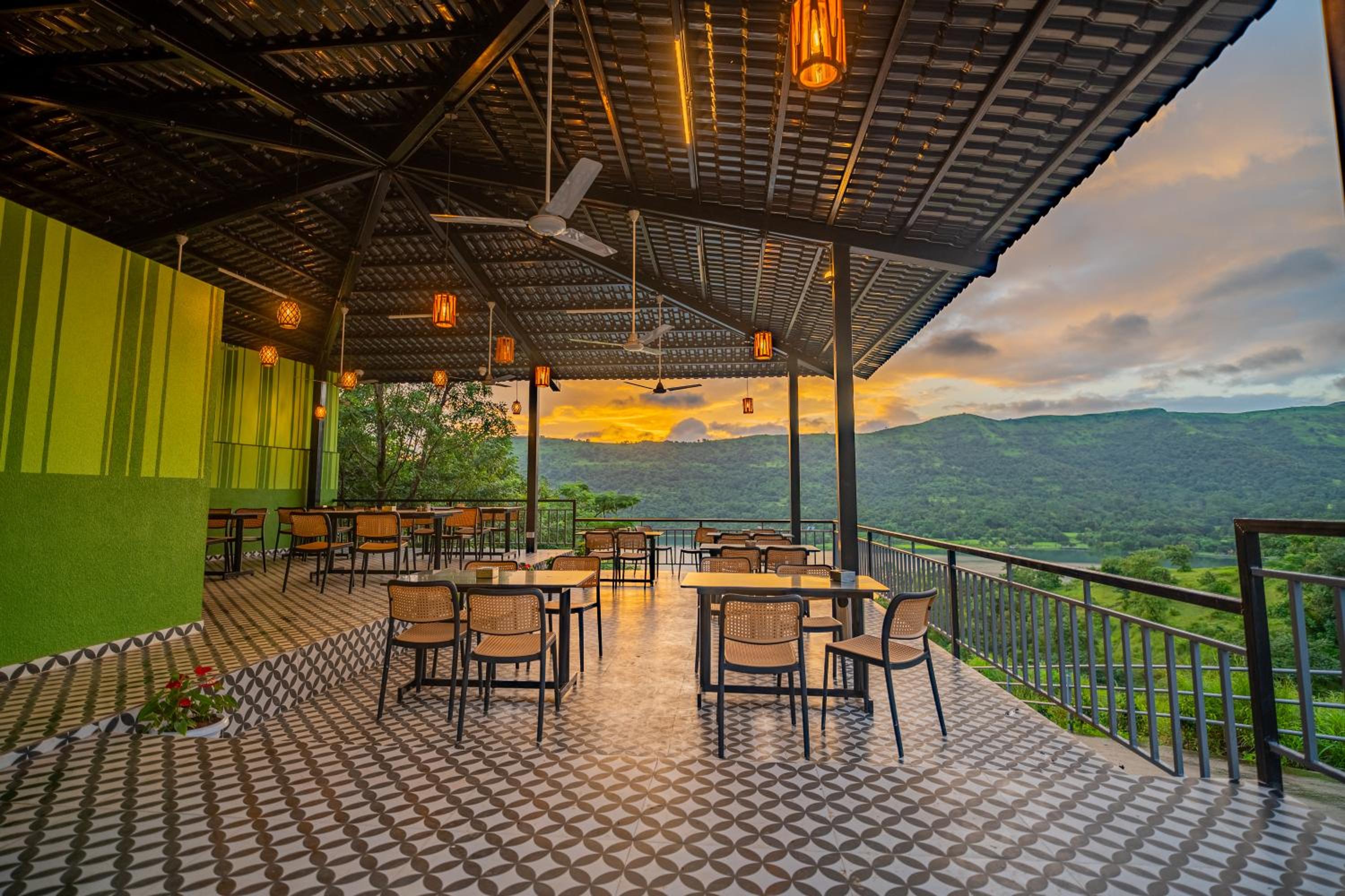 The Hosteller Panshet