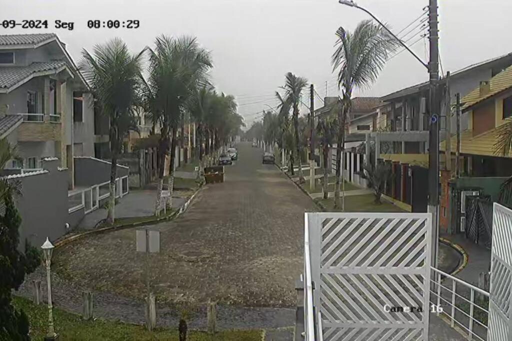 Casa Itanhaém em Condomínio pé na Areia