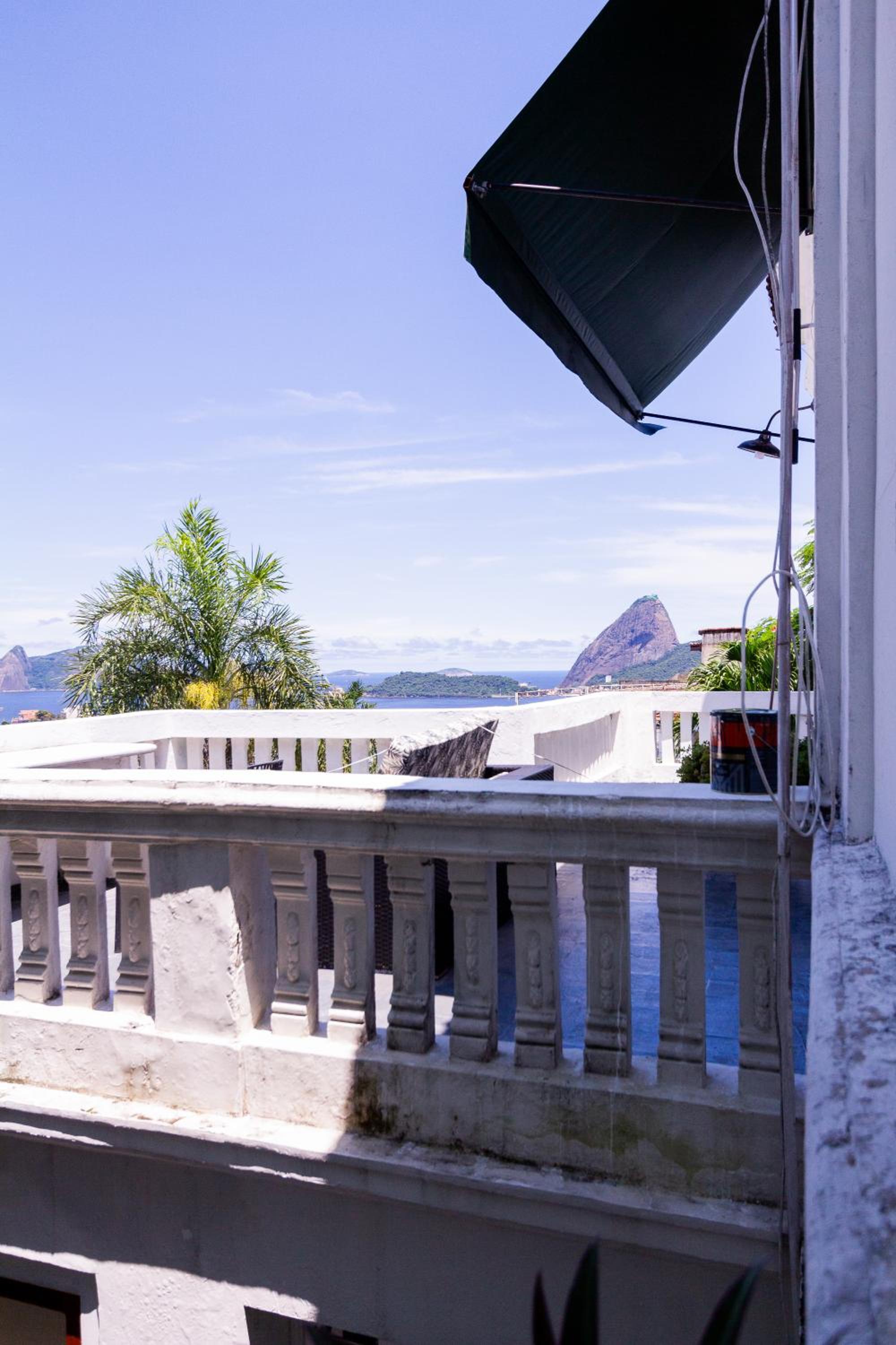SPECTACULAR Harbourside Villa-POOL-BBQ-6Bedrm