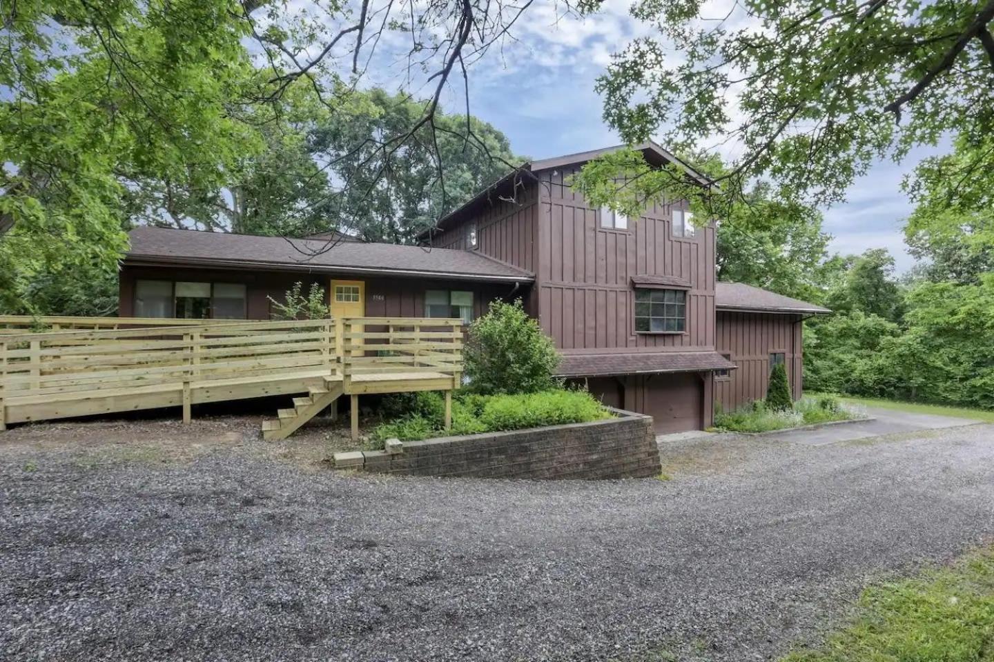 Hotel Cozy retreat on private estate with Hot Tub - Image 1