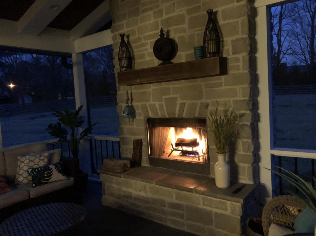 Birdsong Retreat Hot Tub Grill Fire Pit