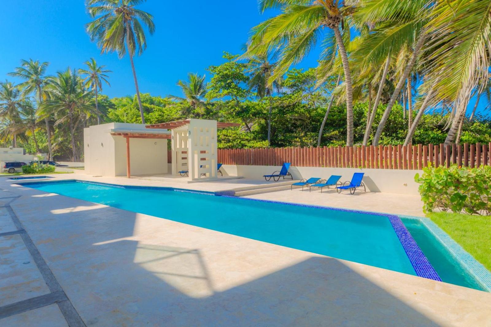 Poolside beachfront living!