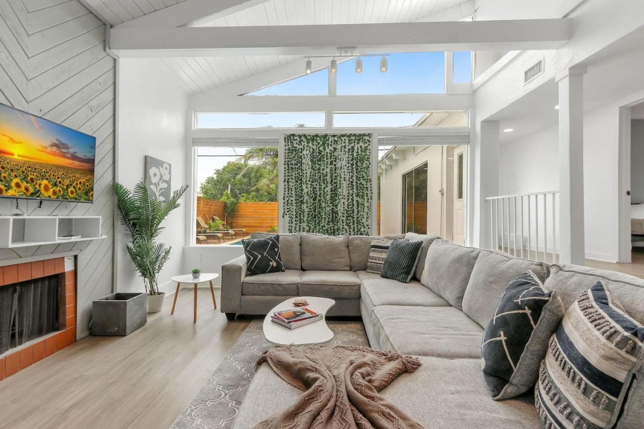 Luxury Oakland Park Oasis view 5