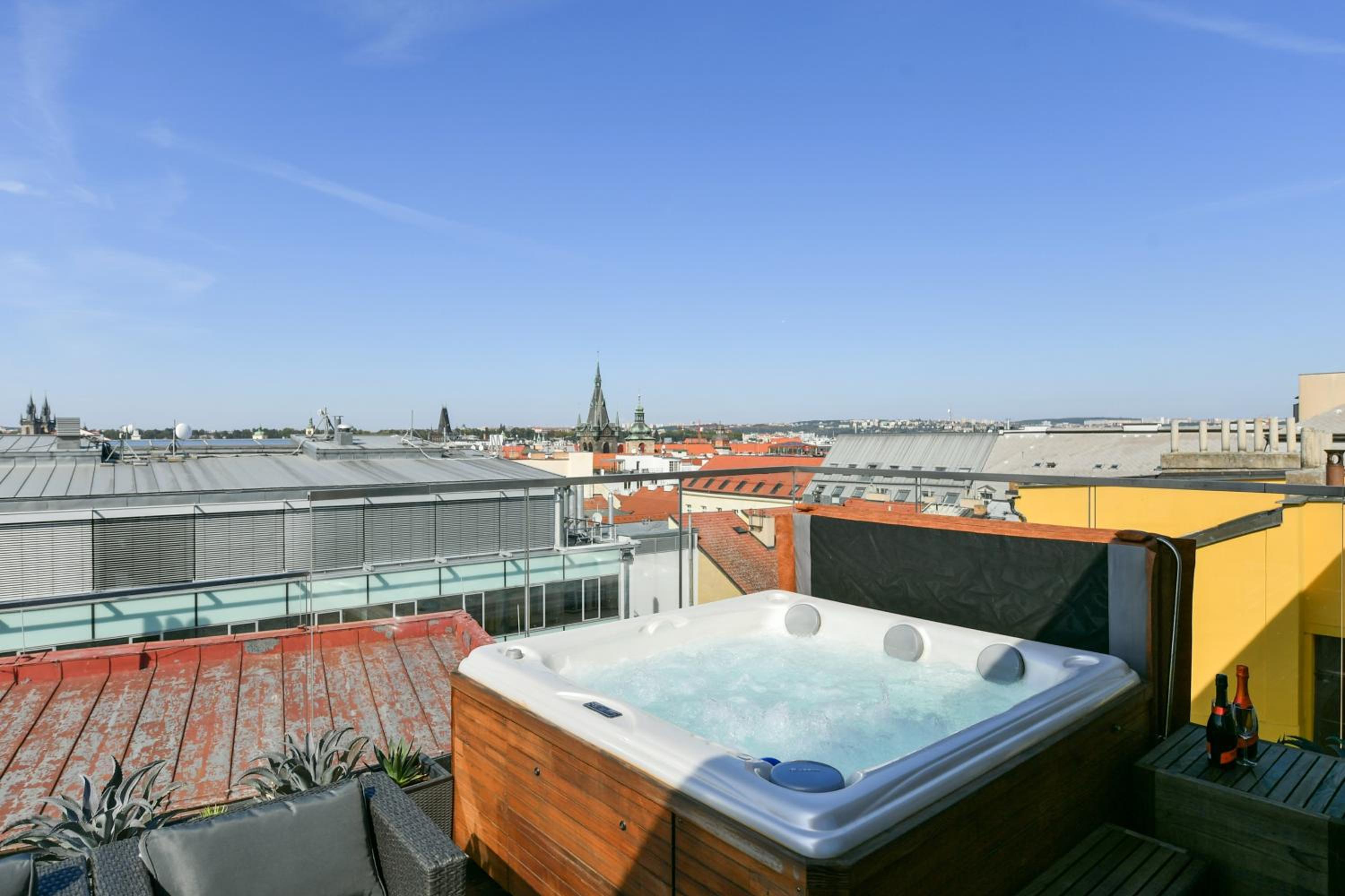 PRESIDENTIAL PENTHOUSE, 303m2, JACUZZI on TERRACE, SAUNA, 6BDRM, 4BTHRM, AC, LIFT