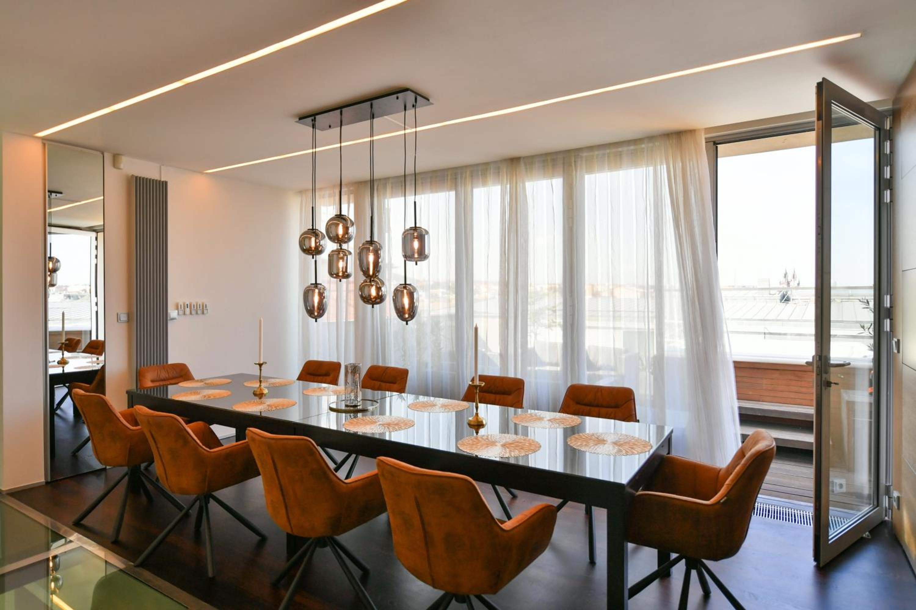 PRESIDENTIAL PENTHOUSE, 303m2, JACUZZI on TERRACE, SAUNA, 6BDRM, 4BTHRM, AC, LIFT