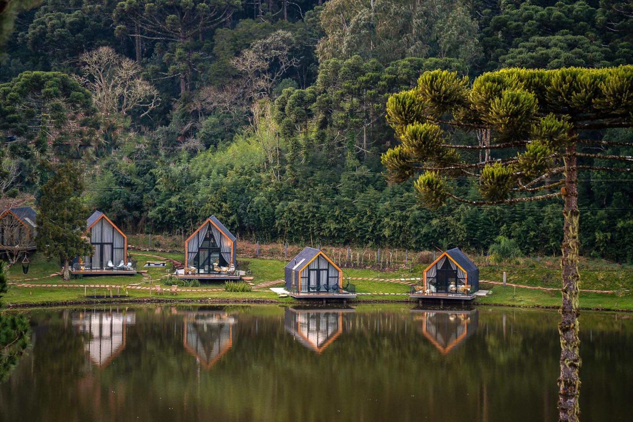 Celeiro Lake Village