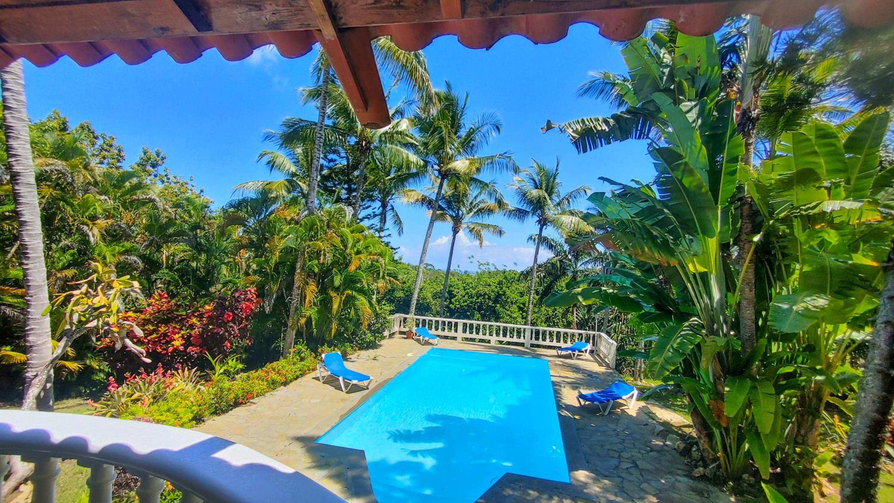 Mountain Breezes and Ocean View