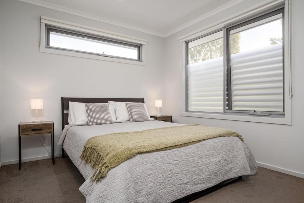 Charming Modern Mountain View Townhouse