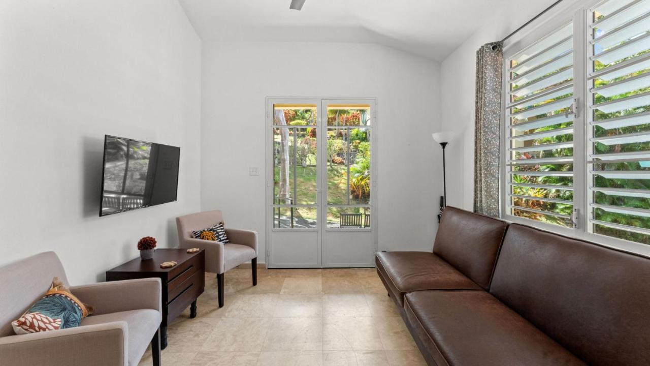 Casita 1 at Ceiba Tree Inn. Tranquility with Garden Views and Pergola with Ocean Overlook view 3