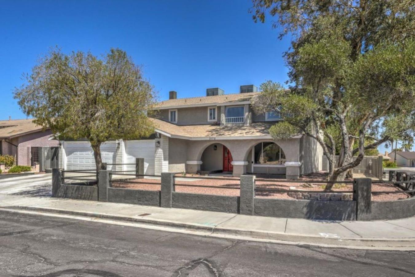 Stunning 4BR Home with Pool 3 Car Garage Upgrades view 4