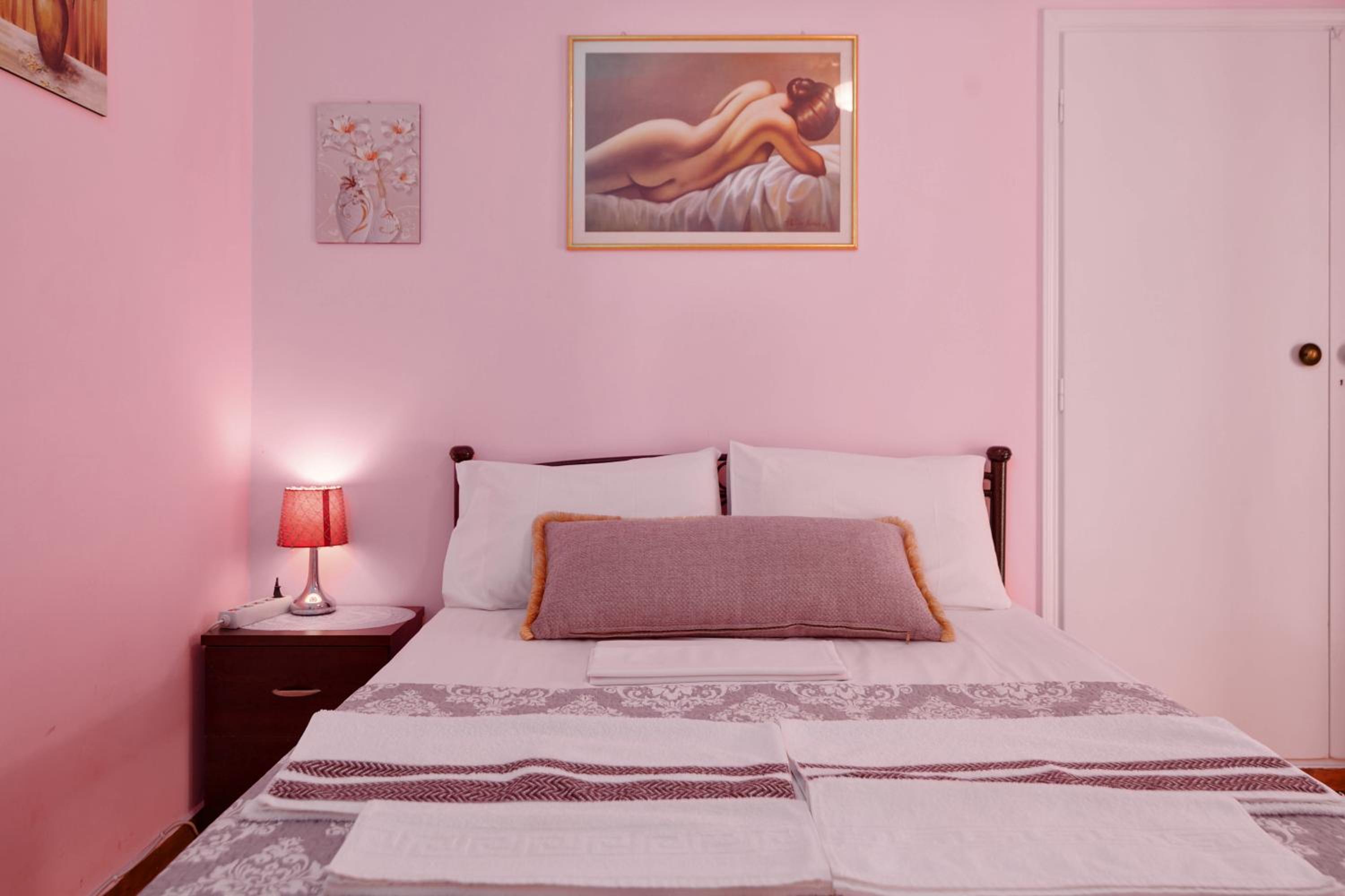 Marina's Luxurious Apartment in Athens, Centre