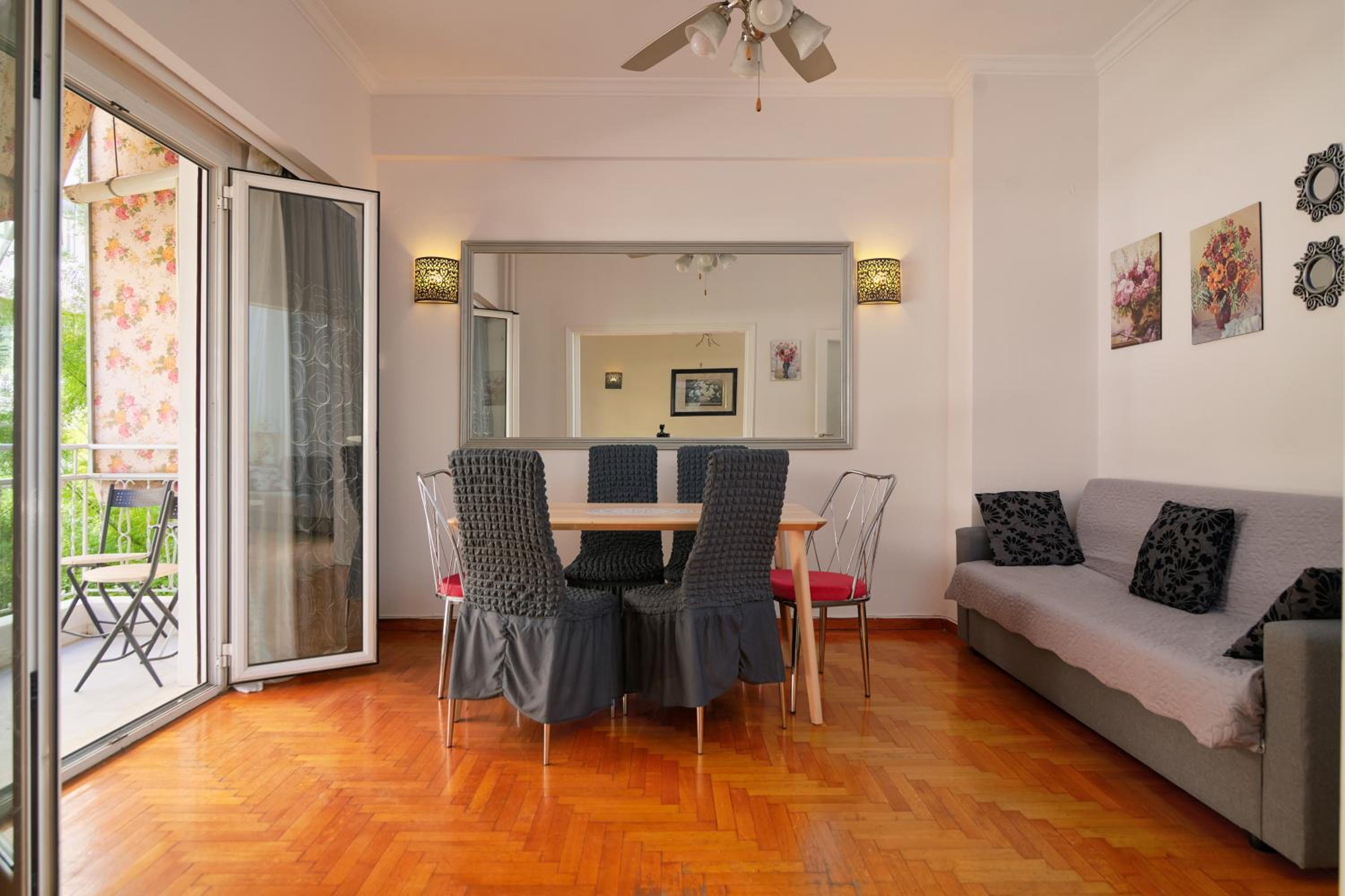 Marina's Luxurious Apartment in Athens, Centre