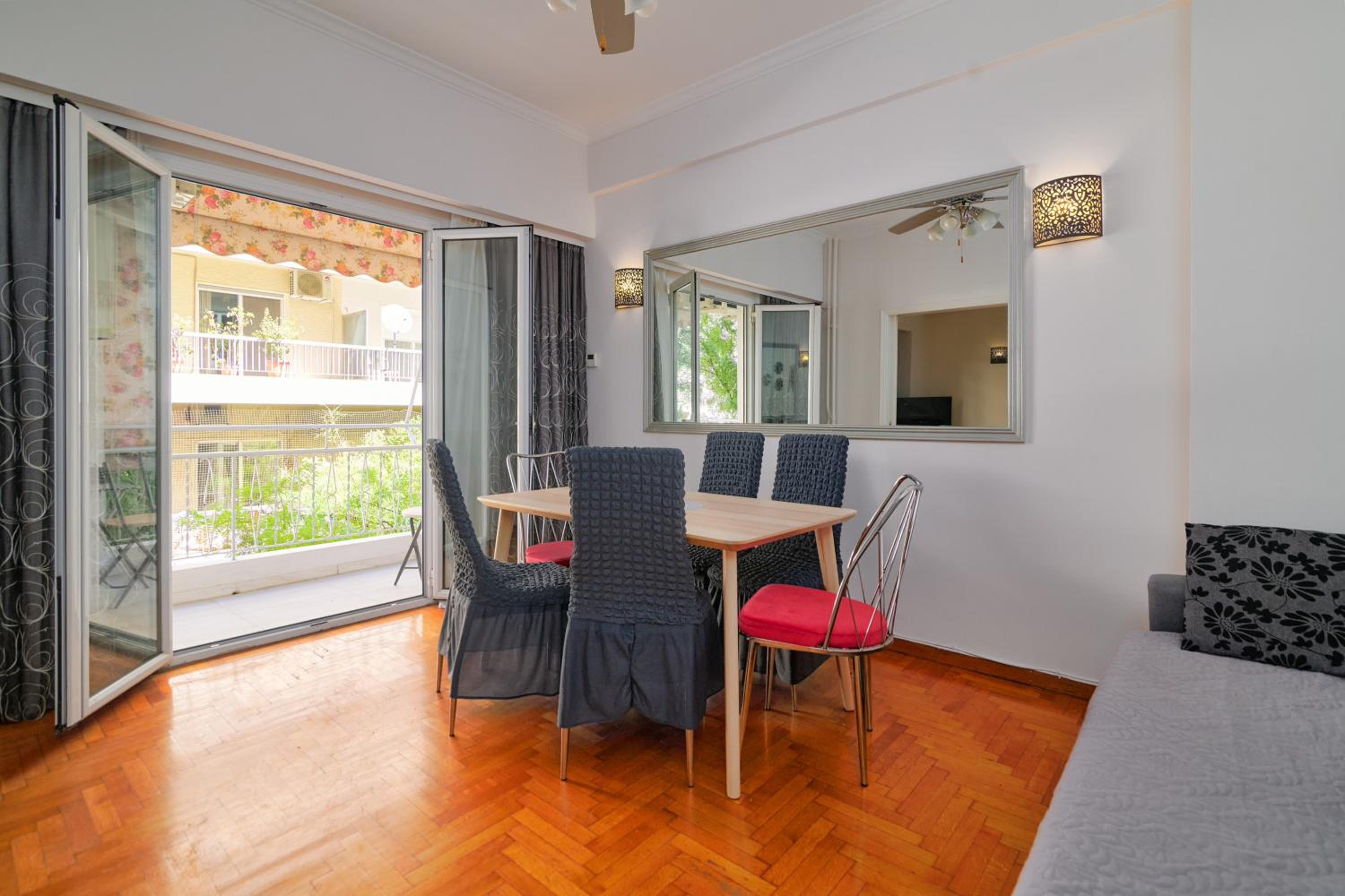 Marina's Luxurious Apartment in Athens, Centre