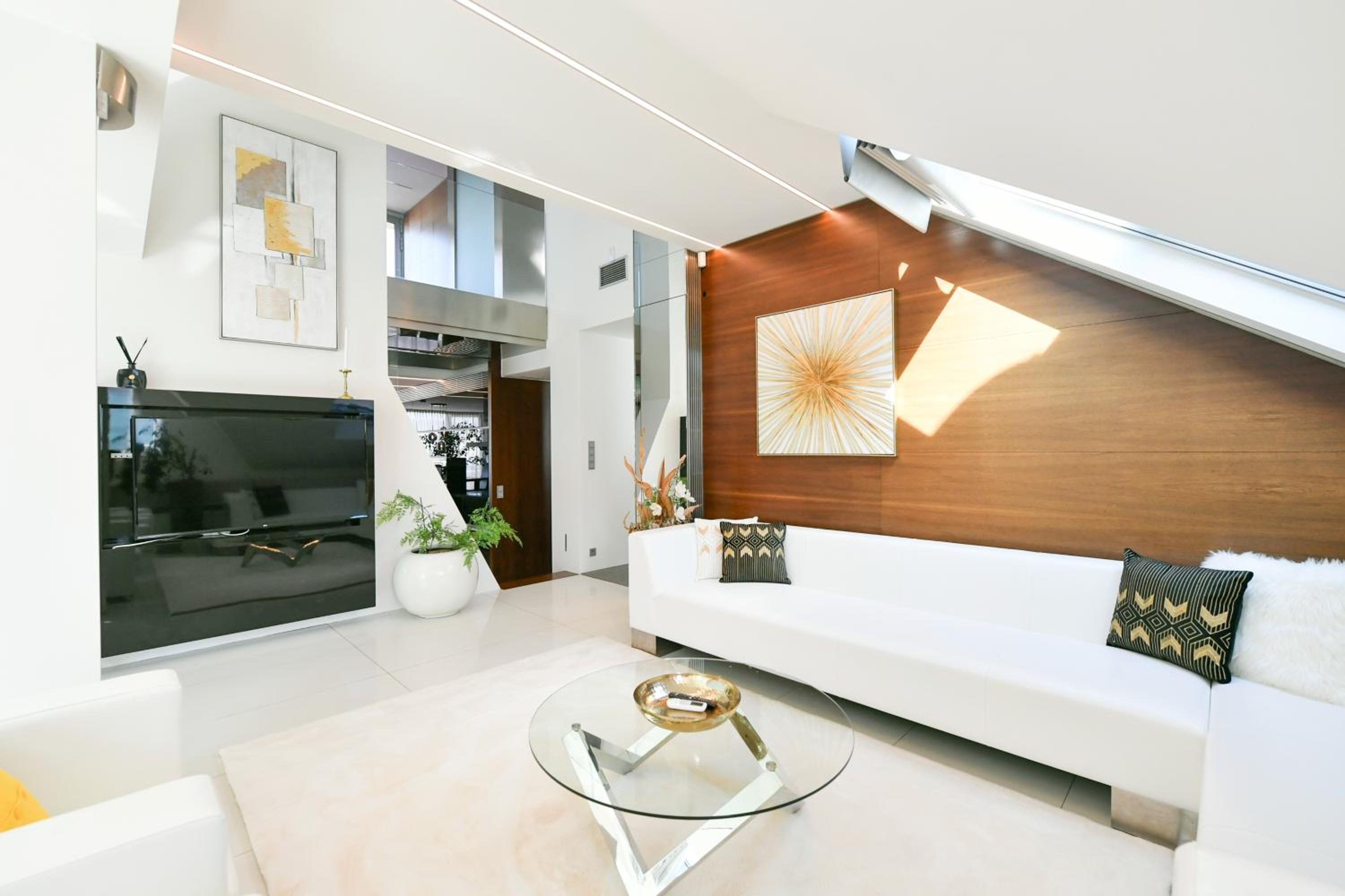 PRESIDENTIAL PENTHOUSE, 303m2, JACUZZI on TERRACE, SAUNA, 6BDRM, 4BTHRM, AC, LIFT