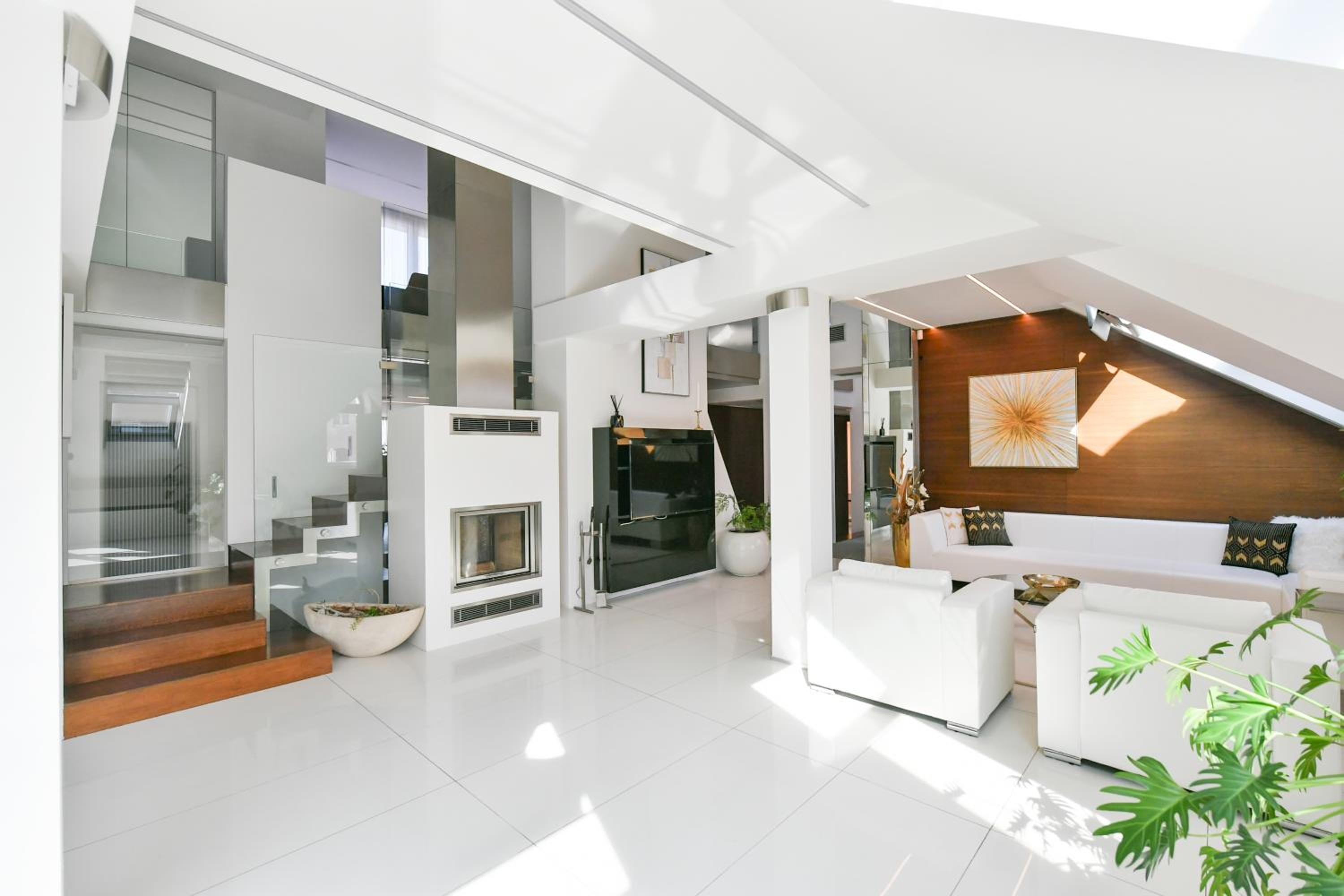 PRESIDENTIAL PENTHOUSE, 303m2, JACUZZI on TERRACE, SAUNA, 6BDRM, 4BTHRM, AC, LIFT