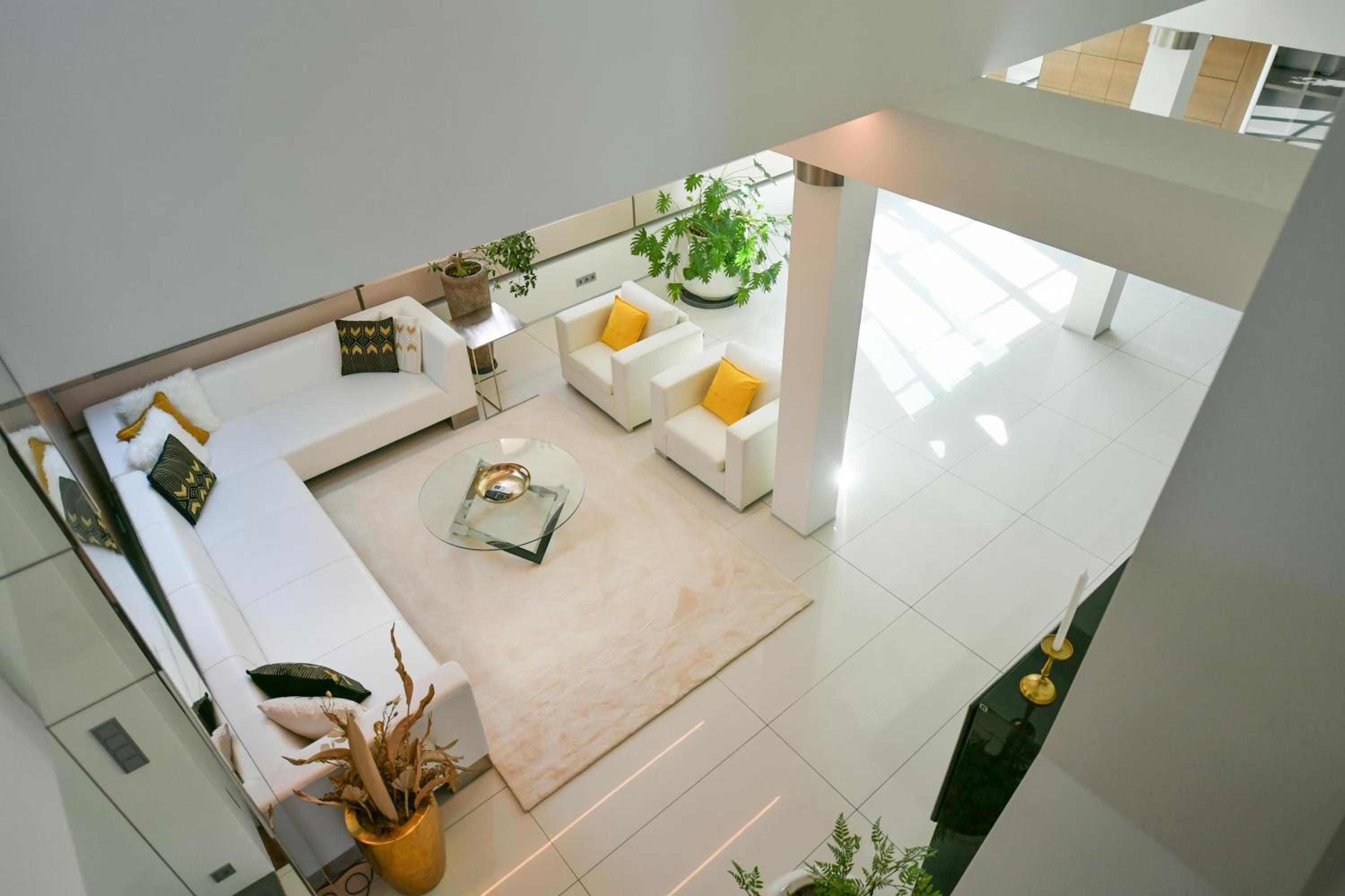 PRESIDENTIAL PENTHOUSE, 303m2, JACUZZI on TERRACE, SAUNA, 6BDRM, 4BTHRM, AC, LIFT