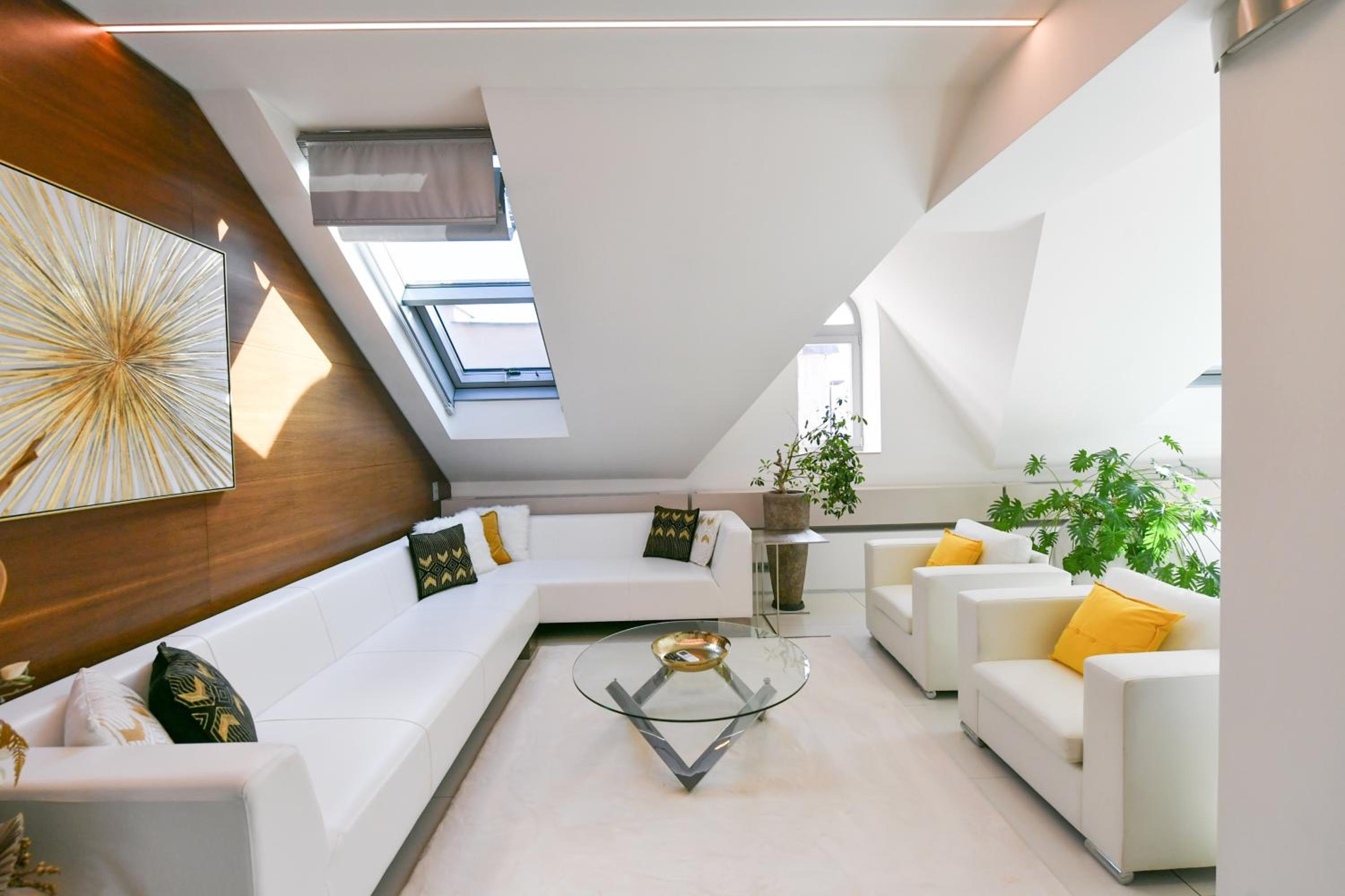 PRESIDENTIAL PENTHOUSE, 303m2, JACUZZI on TERRACE, SAUNA, 6BDRM, 4BTHRM, AC, LIFT
