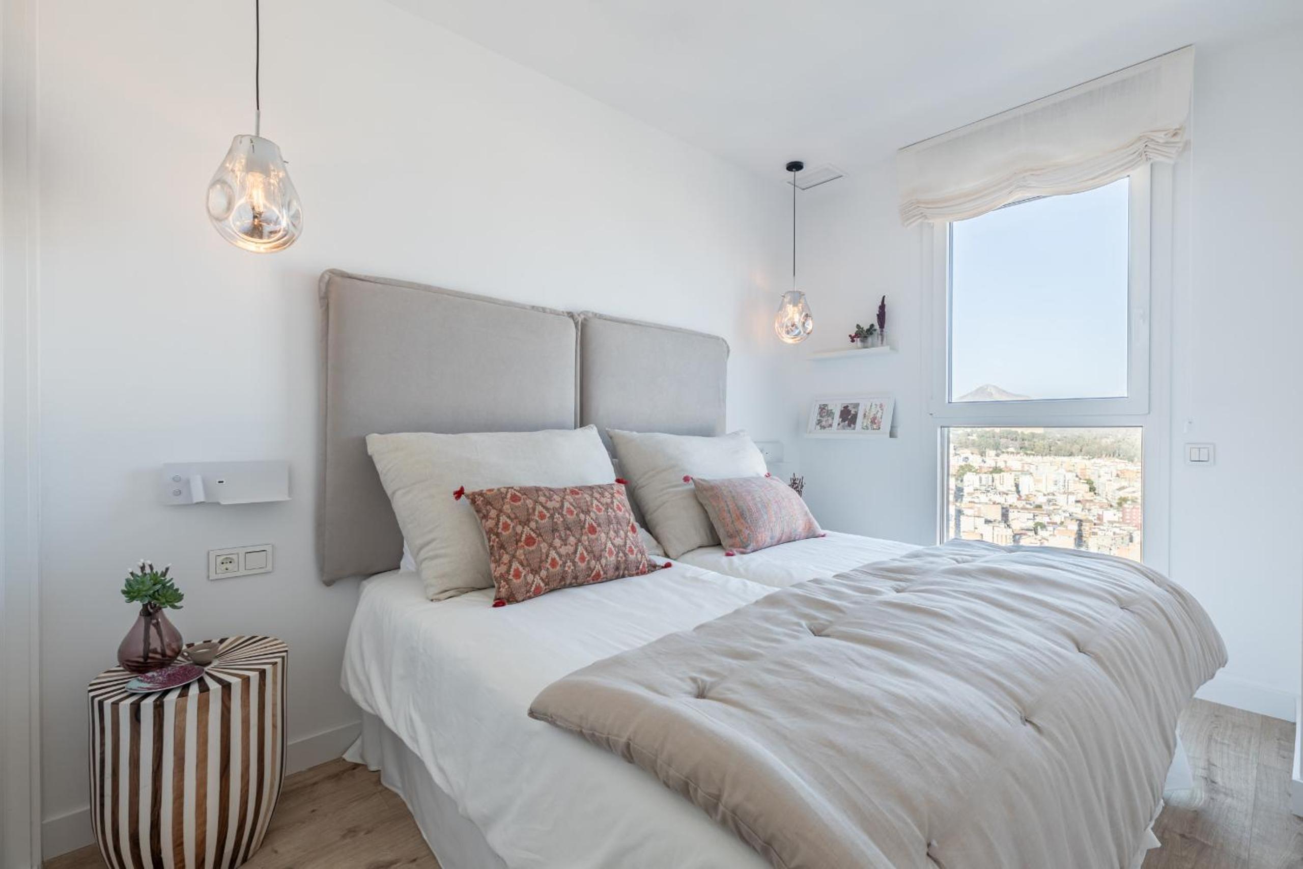 Malaga Skyline 8 Pool & Parking Free