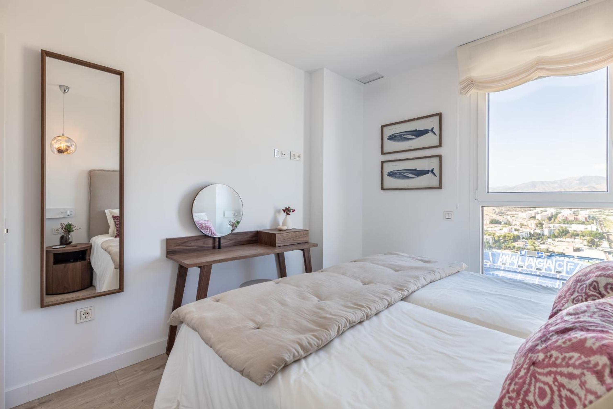 Malaga Skyline 9 Pool & Parking Free