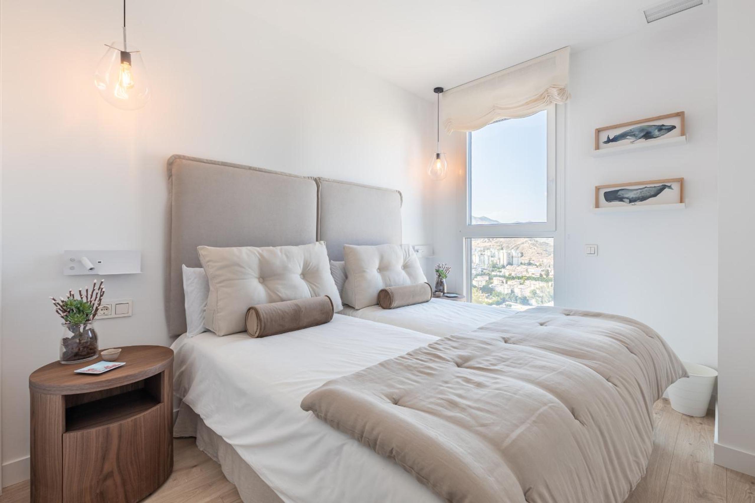 Malaga Skyline 9 Pool & Parking Free