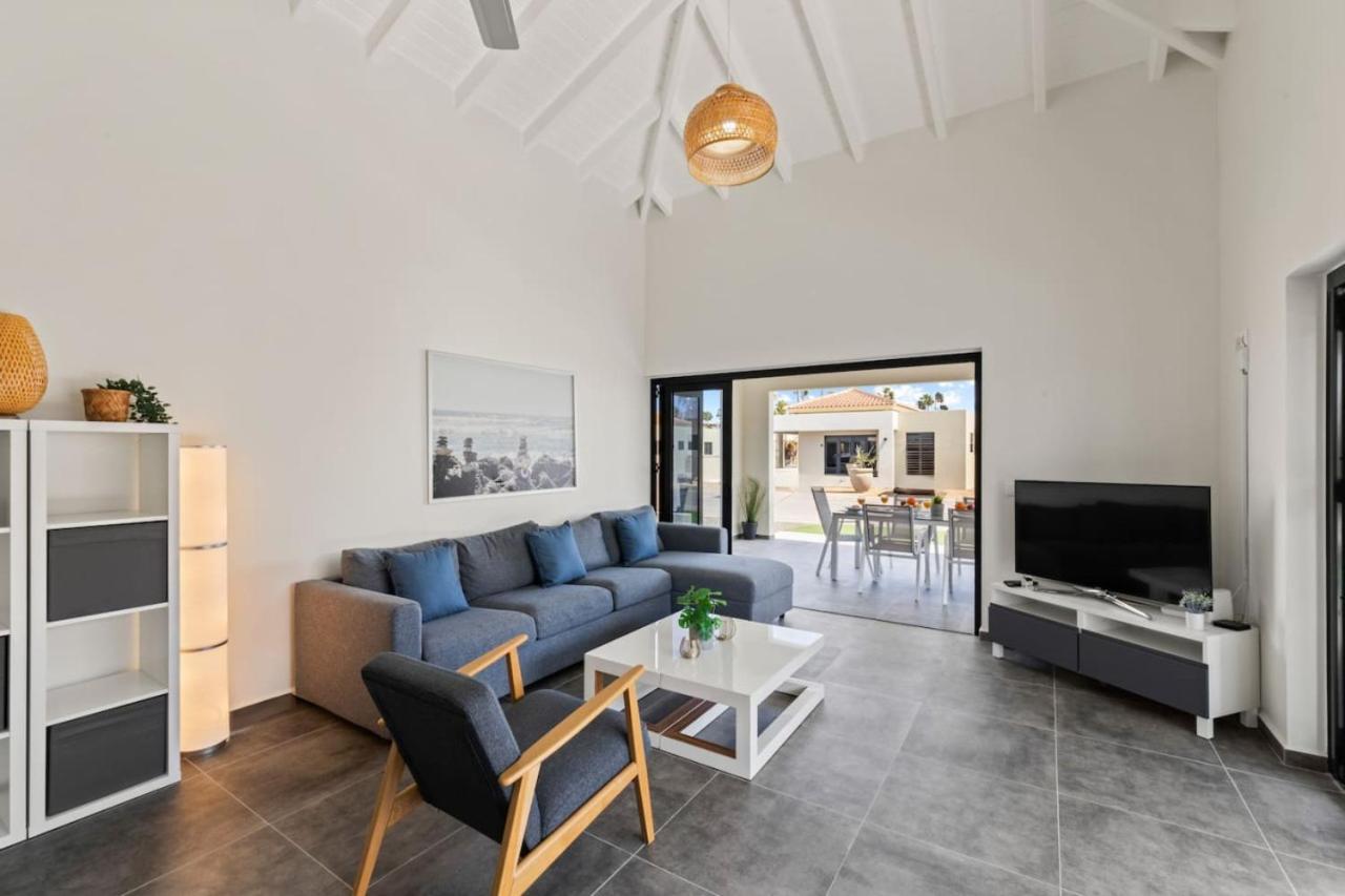 Villa met zwembad op loopafstand van het strand.