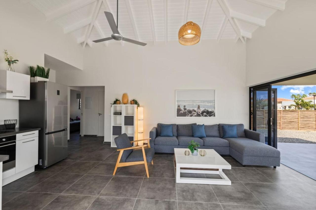 Villa met zwembad op loopafstand van het strand.