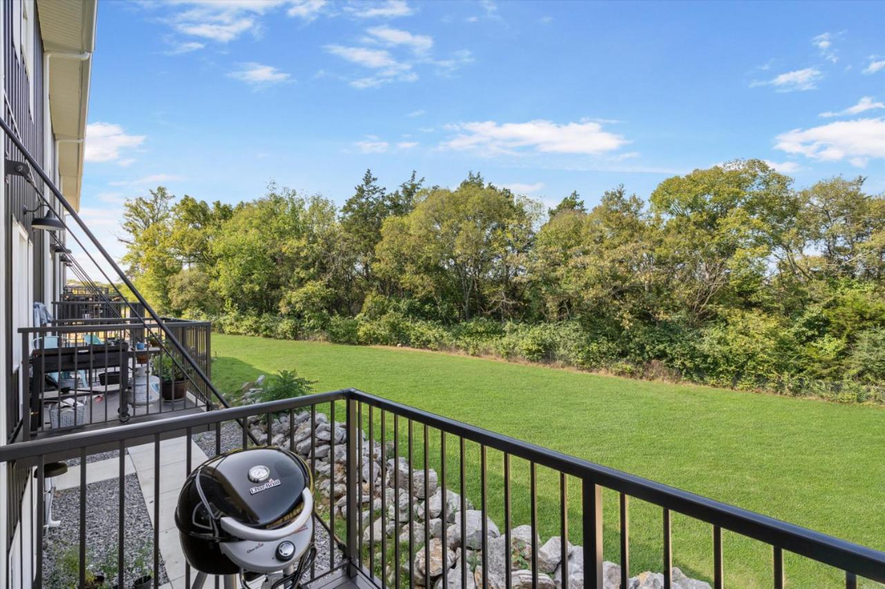 4Beds Quiet 10min Airport 15toDowntown view 5