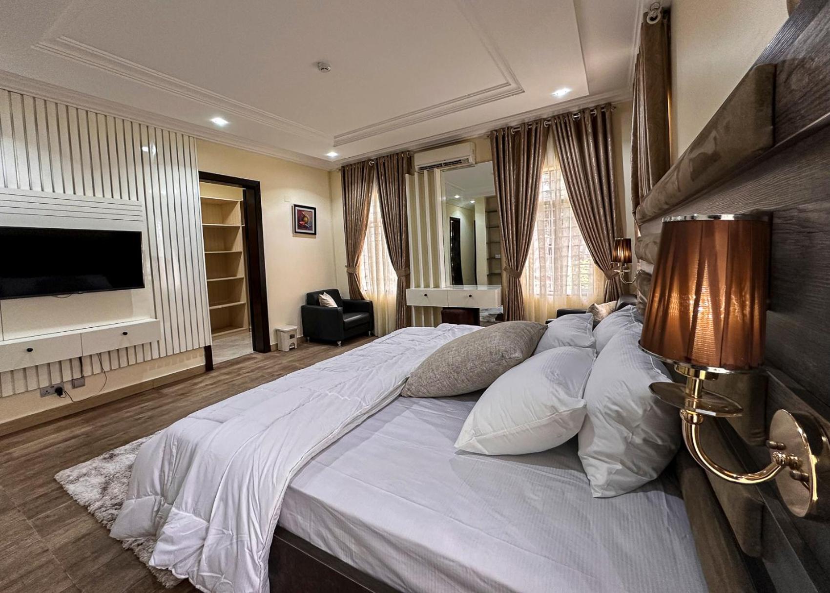 Meadowbrook Homes