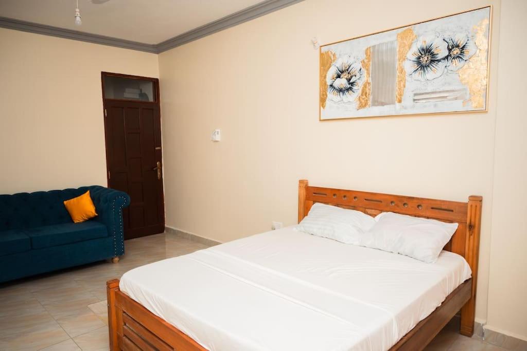 Lovely and spacious one bedroom view 2