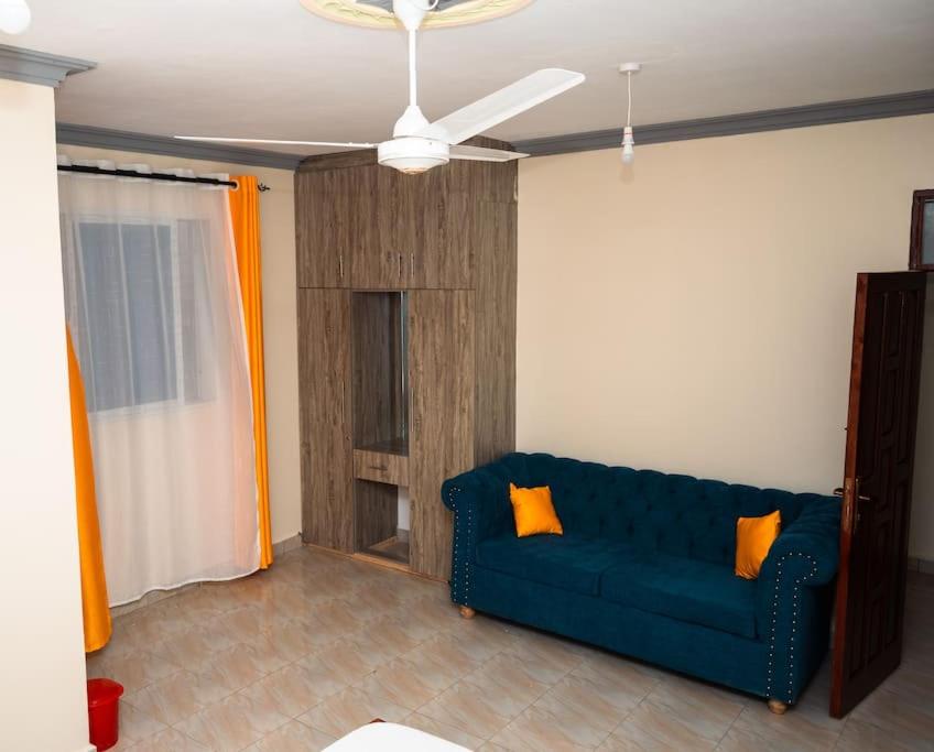 Lovely and spacious one bedroom view 5