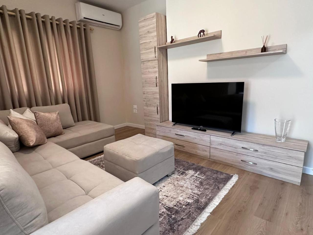 Ledia's Apartment