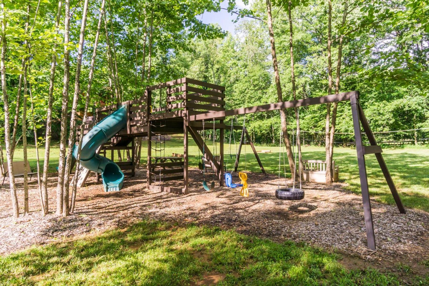 Foothills Family Retreat - 7 Bedrooms, Hot Tub view 5