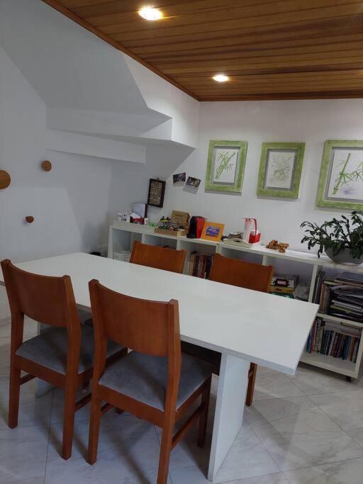 Vila agradável! Casa toda! Perfeito para famílias