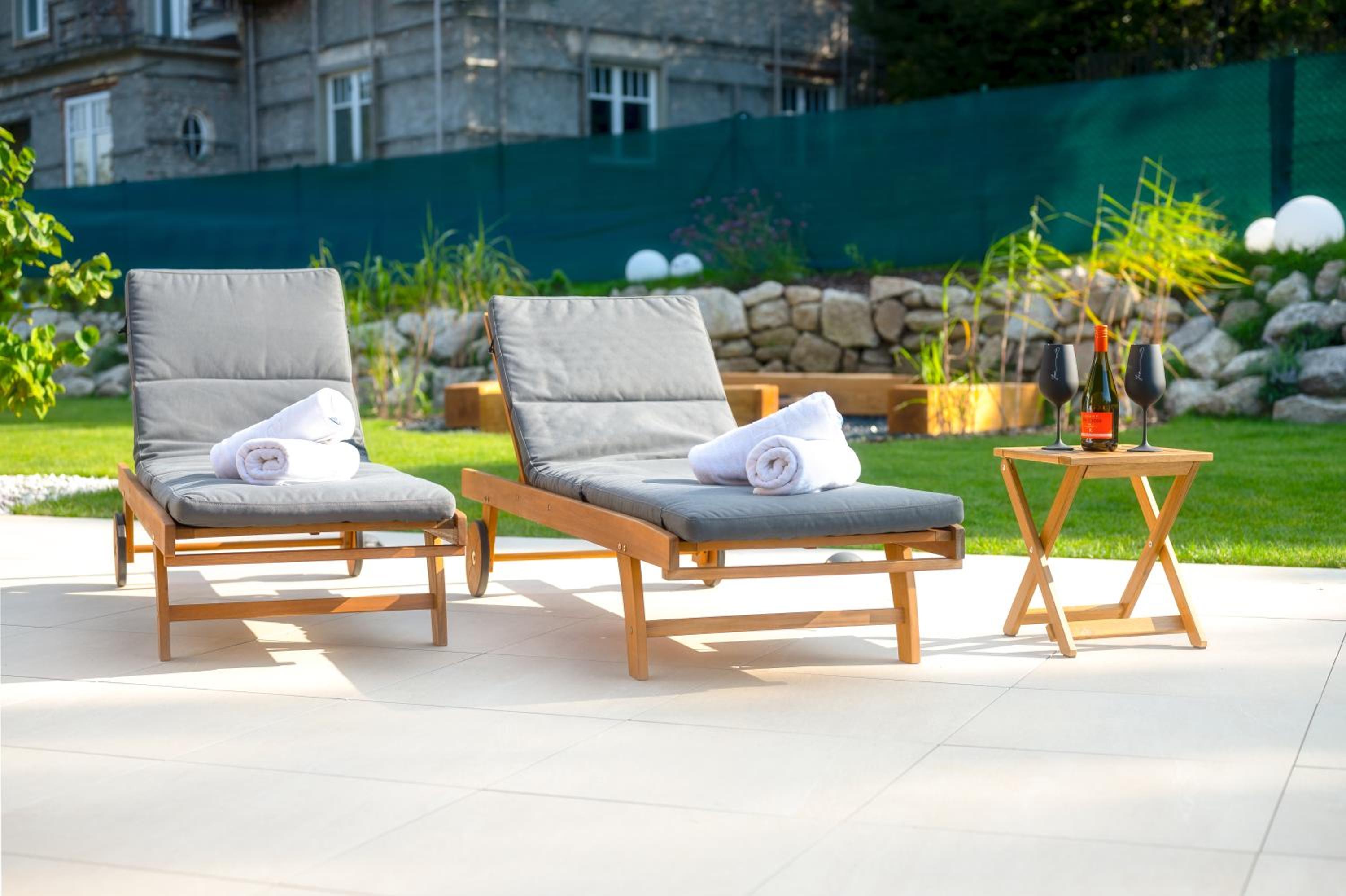 Residence Smržovka - Luxury House with Swimming Pool, Jacuzzi, Garden and BBQ