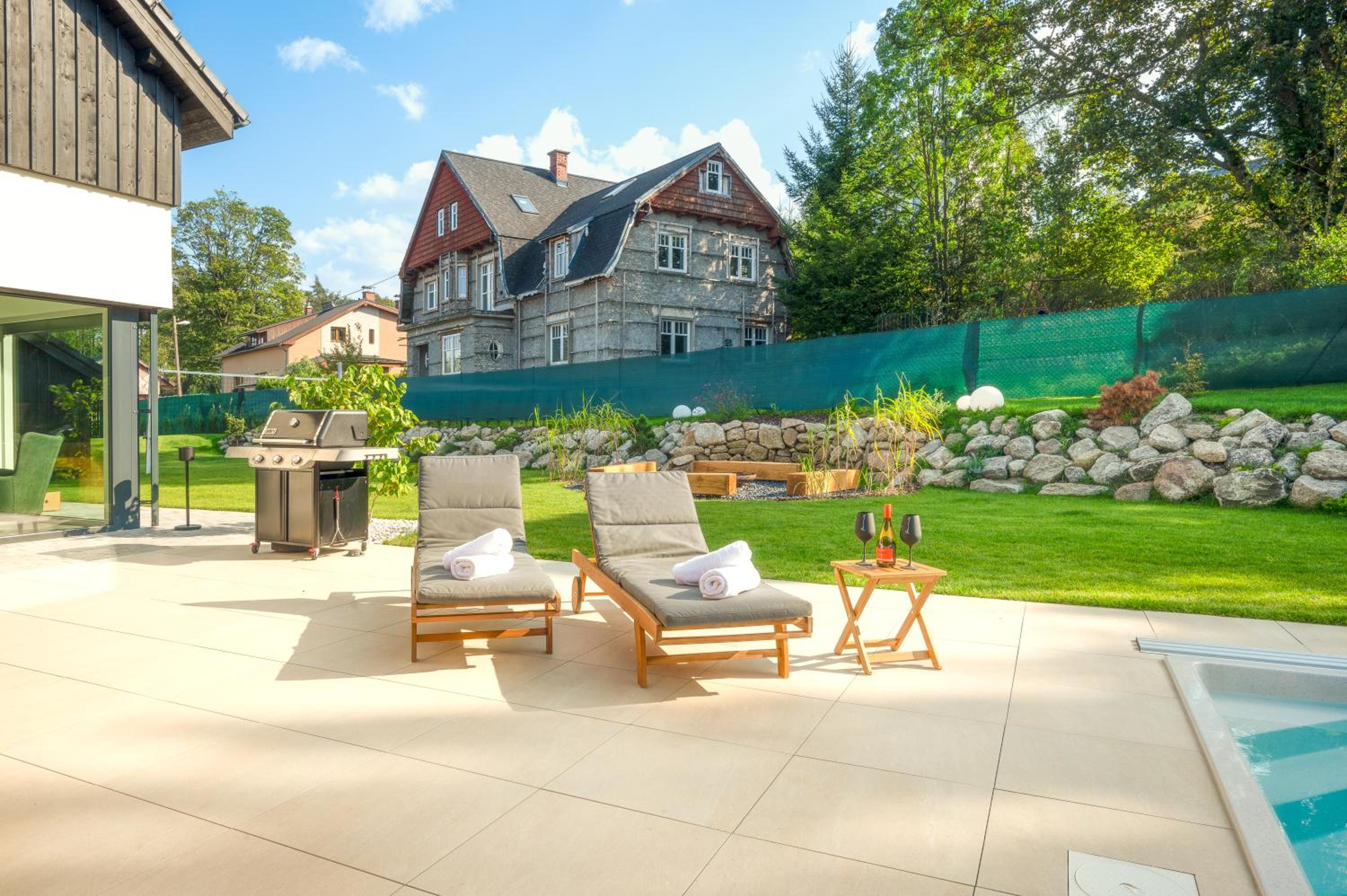 Residence Smržovka - Luxury House with Swimming Pool, Jacuzzi, Garden and BBQ